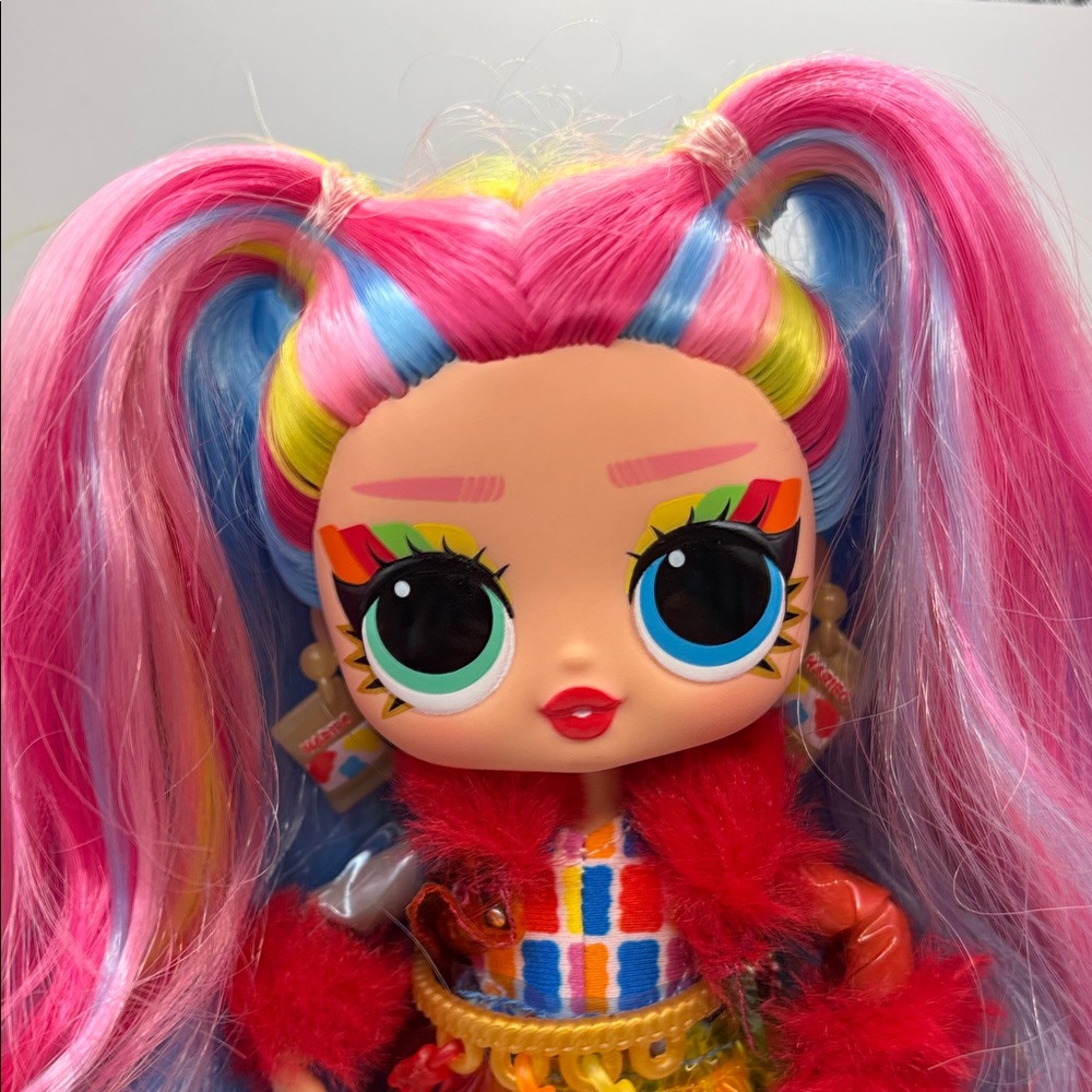 L.O.L. Surprise! Tween Rainbow Pop Doll with Pink, Blue & Yellow Hair - Picture 3 of 12